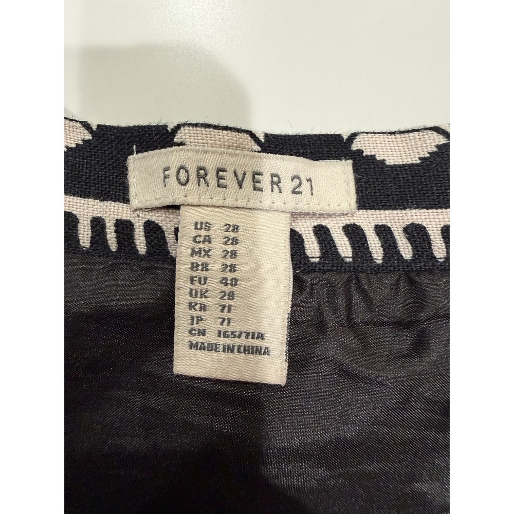 Forever 21 Black Cream Linen Geometric Tribal Print Pleated Mini Skirt Size 28 - Picture 4 of 5